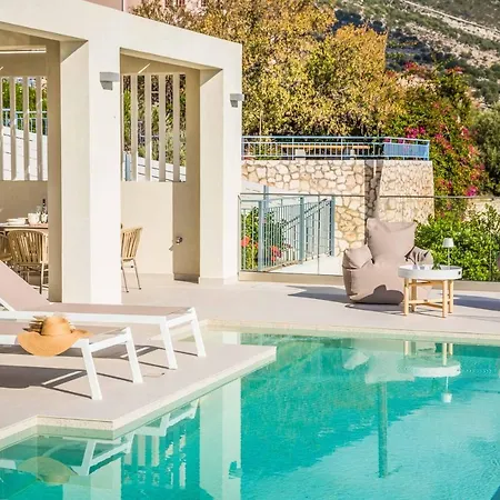 Villa Sorian Kokkino Vlaháta