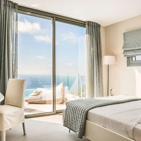 Sorian Kokkino Villa